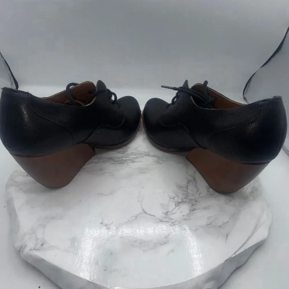 KORK-EASE Black Leather Olive Lace Up Pump-7.5M
